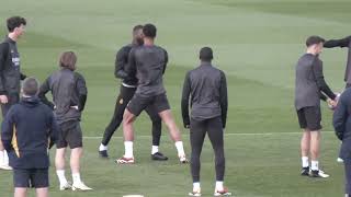 Bellingham \u0026 Rudiger wrestle in light-hearted battle of strength｜Real Madrid｜UEFA Champions League