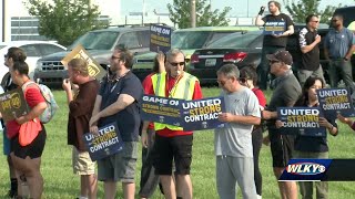 Dozens of UPS Teamsters rally outside UPS facilities on Tuesday