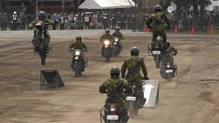 偵察バイクのスゴ技披露！バイクアトラクション 平成28年度 練馬駐屯地創立記念行事