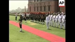 China army chief at welcome ceremony