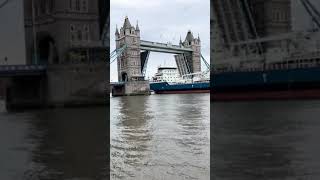 Tower Bridge lifts for Swedish vessel Fure Vinga #towerbridge #london #visitlondon #fyp