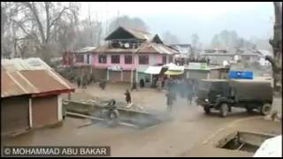 This is what Local Kashmiris did when Maj. Satish Dahiya was being evacuated. #Shameful#..Still some