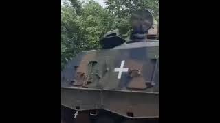 Ukraine war, Ukrainian Leopard 2 tank being salvaged by a Bergepanzer 3