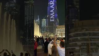 Crowded evening at Dubai Fountain 😅 #dubai #fountain #burjkhalifa #travel #wheretogonext