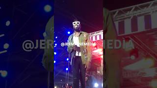 Dbanj performs fall in love for valentines #viralvideo #dbanj #afrobeats