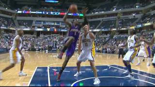 Amare Stoudemire Dunks Jeff Foster to the ground!