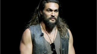 Momoa Performs The Haka Dance For Kiwi MMA Fighter