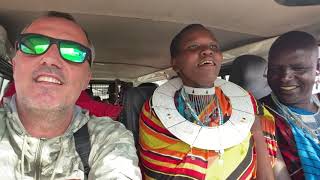 Muzungu conduciendo transporte Masai ….