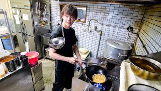 Fried rice prince at a roadside ramen shop in Nara,Fascinating pot swing