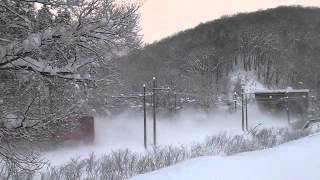 厳冬風景を行く711系電車、711 type trains which goes a Midwinter scene,Hokkaido,Japan