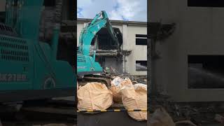 SK210D-10 RC造2階建　解体工事　重機　コベルコ #4k #躯体解体 #空撮 #kobelco #解体重機 #ドローン空撮 #heavymachinery #解体工事