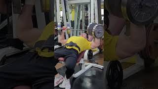 공덕동헬스 5월18일  260kg 데드리프트 , 100kg 벤치40회 아주 빡시게 운동합니다. 한곳에서 15년넘게 시합출전과 지도경험을 바탕으로 차원이 다른 PT를 약속드립니다.