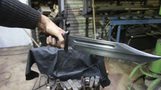 Forging a bowie knife, the complete movie.