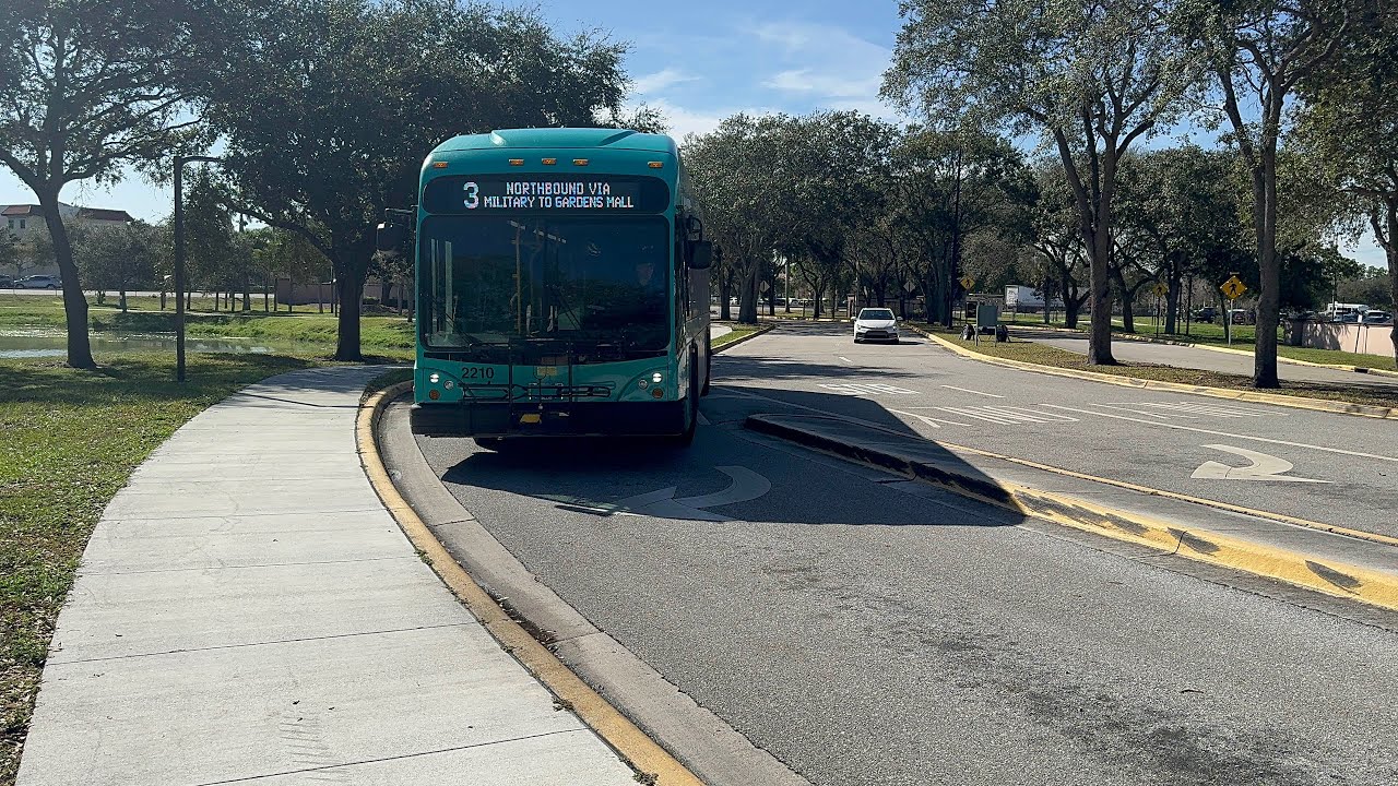 Palm Tran 2022 40ft Gillig Brt Plus 2210 On Route 3 Arriving West