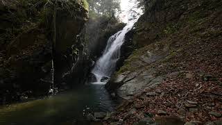 長野県　山ノ内町　木戸池温泉　角間川　鳴洞滝