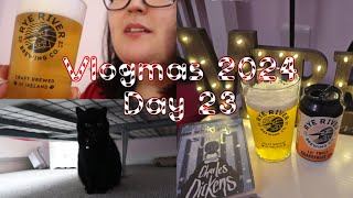 Vlogmas Day 23: Christmas Crafting Chaos, Grapefruit IPA Taste Test \u0026 Poor Eily’s Scare! 🎄🐾🍺