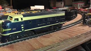 HO Tyco Mantua Santa Fe Diesel Engine Runs Well On Track ATSF Vintage Old 4015