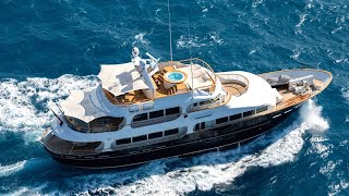 M/Y ROBBIE BOBBY | 33.5m/109'11\