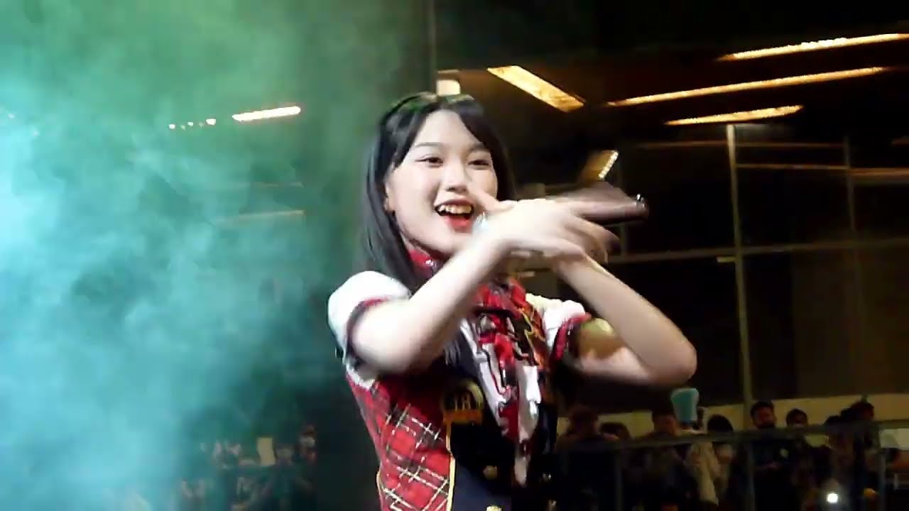 [Focus Cam] Marsha Lenathea - JKT48 Kimi No Senaka At Finally ...