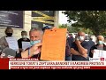 banorët e fshatit kakomë protestë përpara gjykatës në gjirokastër kërkojnë tokat e zaptuara