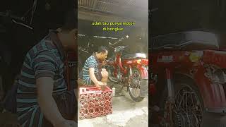 Motor di oprak aprek bae lu. Edisi diomelin emak🤣 #shorts #shortsvideo  #bongkarmesin #v80