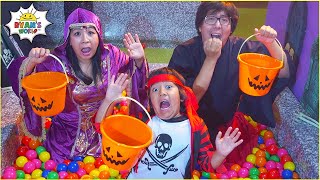 Trick or Treating Halloween Songs for Kids with Ryan's World!!