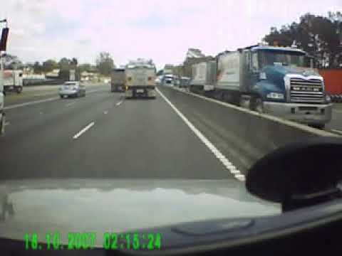 Dash Cam Captures Truck Accident On Sydney's M4 - YouTube