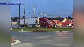 TRAFFIC ALERT: Early morning crash causes partial intersection closure in Dothan