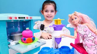 Barbie oyunları. Masal Mina Barbie için doğum günü pastası yapıyor. Barbie videoları