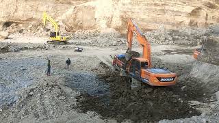 KOMATSU DOOSAN 500 LCV EXCAVATOR DIGGING THE ROCKS|AMAZING EXCAVATOR