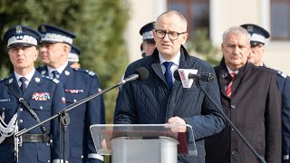 Błażej Poboży na promocji oficerskiej absolwentów w Wyższej Szkole Policji w Szczytnie