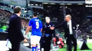 Italia Spagna - Graziano Pellè non dà la mano al ct Ventura