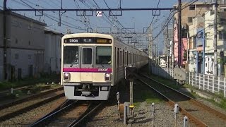 休日早朝の京王線つつじヶ丘駅