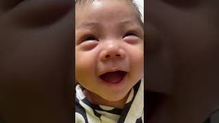 【生後1ヶ月】可愛すぎる笑顔の0歳児　#shorts  #赤ちゃん  #子育て  #baby