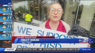 HISD parents, staff and students protest outside of State of the District Luncheon