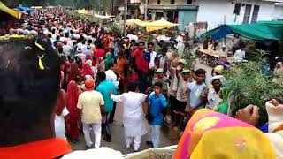 झाबुआ के राणापुर में रोड शो कर श्री भानु भूरिया को भारी मतों से विजयी बनाने की अपील की।