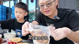 洛阳号称汤都，牛肉汤到底多么好喝？爷仨喝牛肉汤泡饼丝真解馋