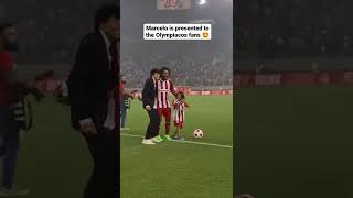 𝗠𝗮𝗿𝗰𝗲𝗹𝗼 receives an incredible welcome to Olympiacos 💥