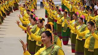 ฟ้อนเล็บบูชาองค์พระธาตุ ทีวัดพระธาตุดอยคำ.