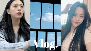 vlog. 일상 브이로그. 직장인 브이로그. 27살 학원강사 데일리룩. 내 청춘은 빛이 나는걸⭐️. 먹방 브이로그(키토김밥/쫄면/샌드위치/타코야키/곱창/한정식/오징어볶음/비빔국수)