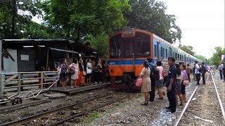 ดูรถไฟสายตะวันออก ณ ที่หยุดรถพญาไท PHYATHAI TRAIN STOP