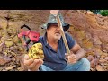 MAN FIND GOLD WITH A SIMPLE DEVICE