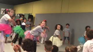 Vem Comigo Dance by the Karkara Kids at the 2018 Summer Showcase