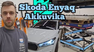 Skoda Enyaq akkuvian korjausta. Joulukalenterin luukku 5.