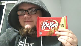 Canadian trying American Kit-Kat for the first time (taste testing)