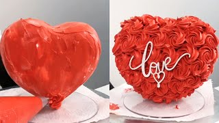 Comment fait un Gâteau en coeur rouge || Decorating red heart shaped cake || La Pâtisserie #shorts