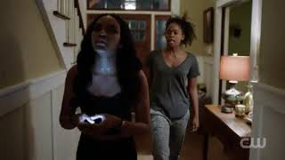 Black Lightning 1x01 Jennifer and Anissa Pierce argues