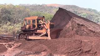 Beml BD355 Bulldozer Pushing Iron Ore Material - Iron Ore Mines || @MegaMachinesChannel