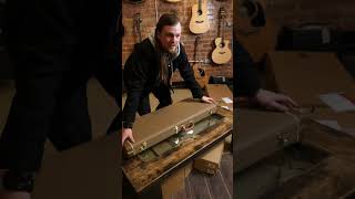 Left handed Fender American Vintage II 1961 Stratocaster | Unboxing