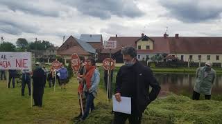 Protest mieszkańców wsi Płoty przeciw budowie masztu telefonii komórkowej